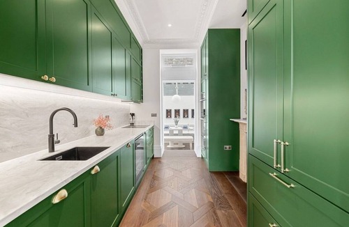 Paddington Apartment | 3 Bedroom Flat in London