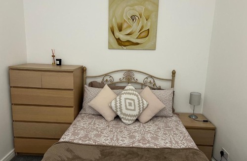 Wellingborough Apartment | 3 Bedroom Flat in Town Centre Wellingborough