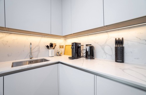 Westminster Apartment | 3 Bedroom Flat With Patio in Central London