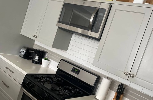 Nassau House | 3-bedroom townhome near beach and airport