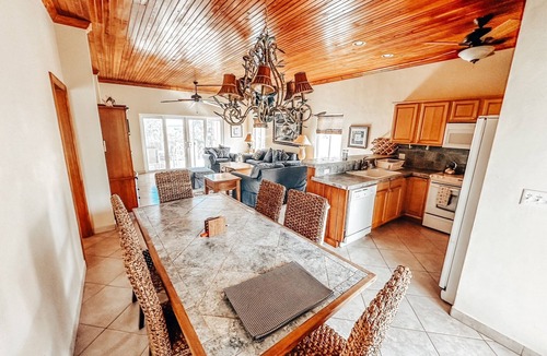 Tarpum Bay Villa | 3-bedroom Villa on Winding Bay