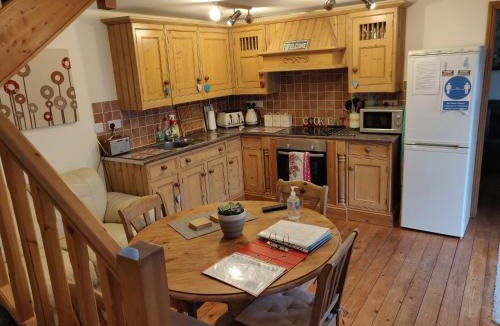 St Neots House | 3 BR Ensuite Cottage Private Garden Parking Near St Neots
