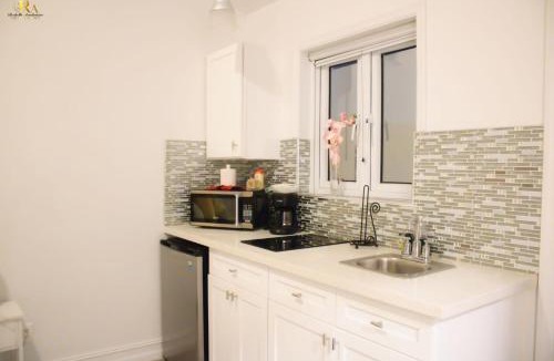 Rolleville House | 3-Hillview Cottages