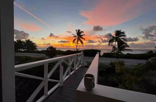 Bahama Palm Shores House | 3 Palms Beach Retreatn