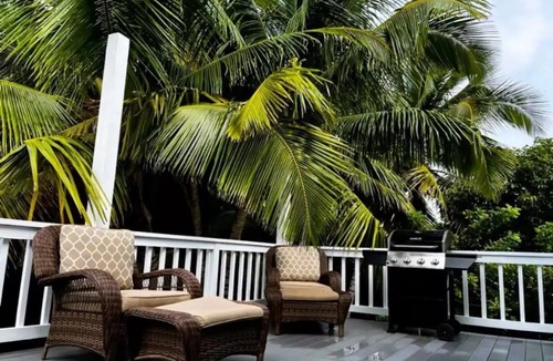 Bahama Palm Shores House | 3 Palms Beach Retreatn