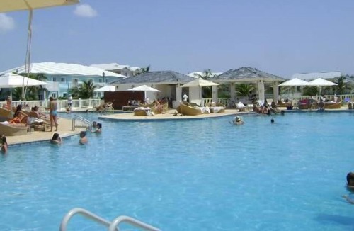 Alice Town Villa | 32321 Spacious Two Bedroom, Two Bathroom, Sleeps 6 ~ Full Kitchen And Dining Are