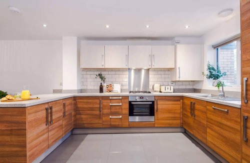 Hanley House | 3BDR Terracotta House | Free Parking and Garden