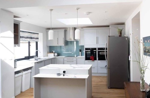 Cambridge House | 3Bed House w/Charming Courtyard Garden & Parking