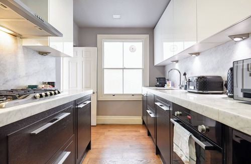 Redcliffe Apartment | 3bedroom Design Gem in Kensington