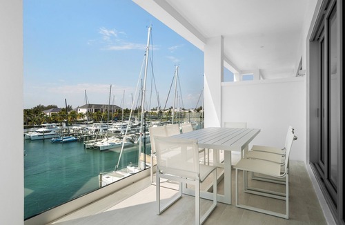 Palm Cay Condo | 3BR Marina Penthouse w/Balcony + Beach Access