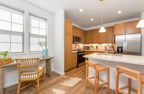 Makaha Valley House | 4 Bdrm, Near Beach, Pool/Spa, Gym, BBQ, Free Prkng