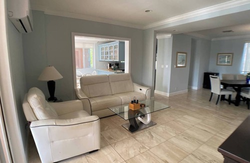 Smith's Point House | 4 Be/3.5 ba Pretty Bahama Style Home on Blue Canal