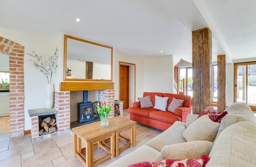 Ewhurst Green Cottage | 4 Bed in Brede (oc-rh1068)