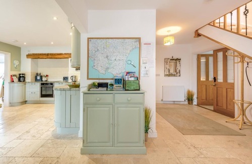 Chillington Cottage | 4 Bed in Frogmore (oc-bc721)
