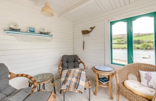 Chillington Cottage | 4 Bed in Frogmore (oc-bc721)