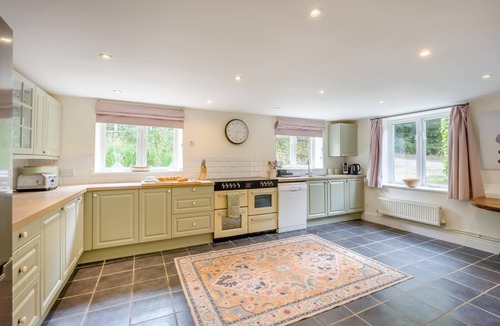 Bury St Edmunds Cottage | 4 Bed in Hartest (oc-w32685)