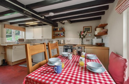 Llansantffraid-ym-Mechain Cottage | 4 Bed in Llansantffraid (oc-g38212)