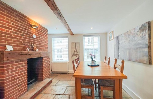New Forest District House | 4 Bed in Lymington oc-c41423