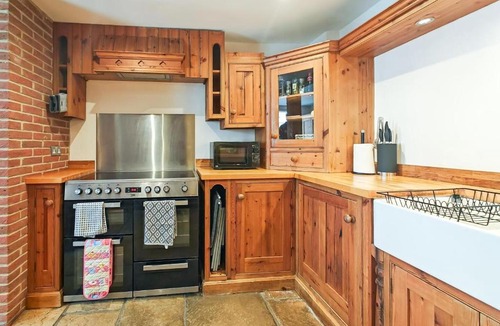 New Forest District House | 4 Bed in Lymington oc-c41423