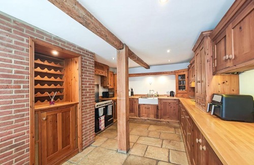 New Forest District House | 4 Bed in Lymington oc-c41423