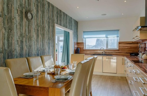 Newquay City Centre Cottage | 4 Bed in Newquay (oc-90325)