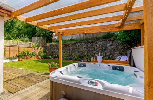 Okehampton House | 4 Bed in Okehampton oc-83785