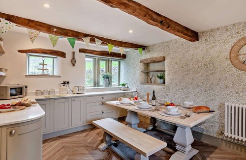 Skipton Cottage | 4 Bed in Skipton (oc-95155)
