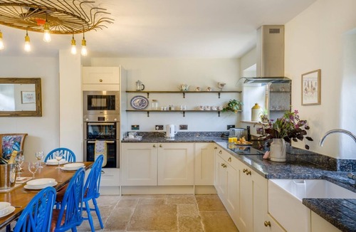 Burslem Cottage | 4 Bed in Stoke-on-Trent (oc-c32195)