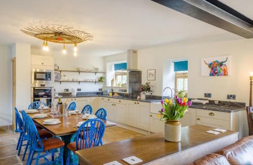 Burslem House | 4 Bed in Stoke-on-Trent oc-c32195