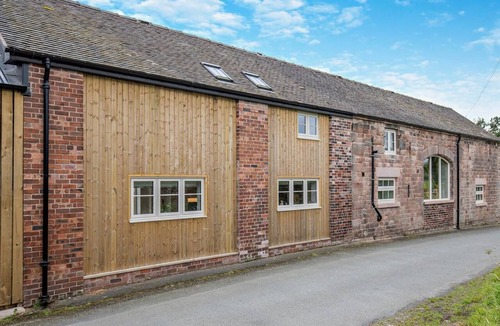 Tunstall Cottage | 4 Bed in Stoke-on-trent (oc-95163)