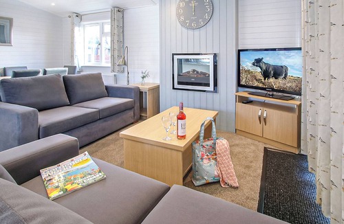 Milford on Sea Ski Chalet | 4 bedroom accommodation in Milford-on-Sea, Nr Lymington