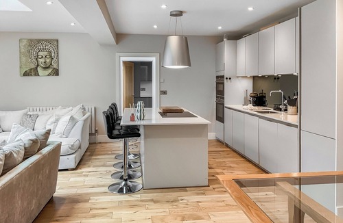 New Forest District Cottage | 4 bedroom accommodation in Ringwood