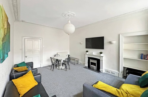 Newington Apartment | 4 Bedroom Modern Spacious Apt - Edinburgh Old Town
