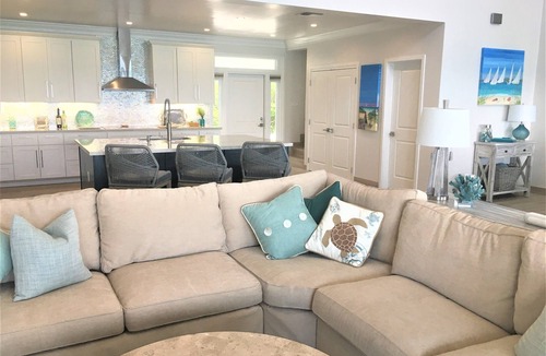 Tar Bay House | 4 Master Suites - Stunning Beach - Huge Sun Deck - Featured On HGTV