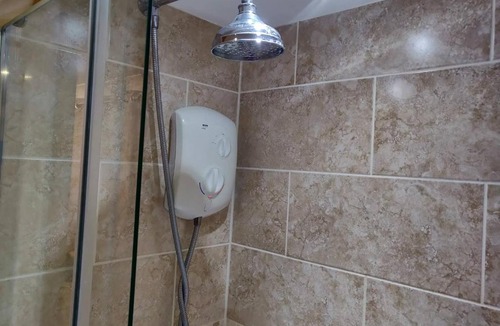 St Neots House | 4BR 4 Bathroom Cottage Parking Garden Near St Neots