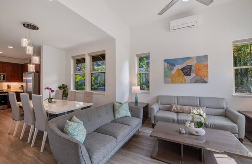 Makaha Valley House | 4BR, Near Beach, Pool/Spa, Gym, Free Parking, BBQ