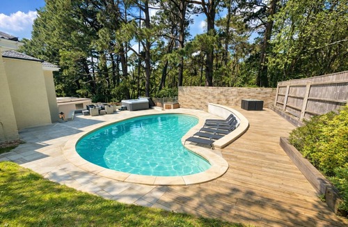 St Leonards House | 5 Bed House - Pool - Hot Tub - Sauna - Pool Table - Near New Forest - Sleeps 12