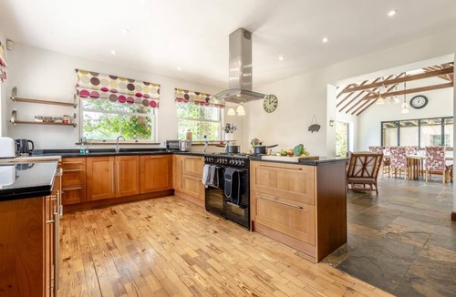 New Forest District Cottage | 5 Bed in Blashford (oc-b32253)