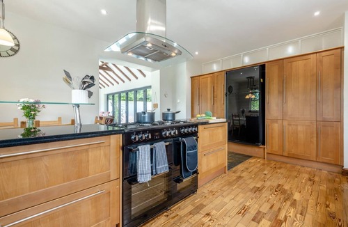 New Forest District Cottage | 5 Bed in Blashford (oc-b32253)