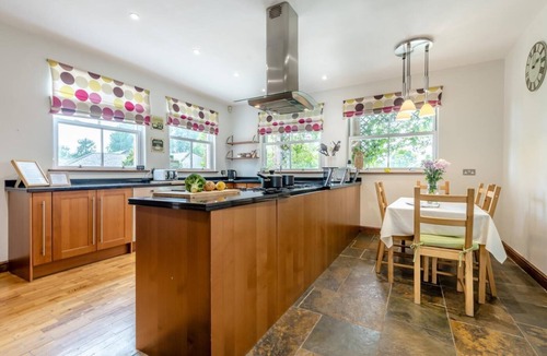 New Forest District Cottage | 5 Bed in Blashford (oc-b32253)