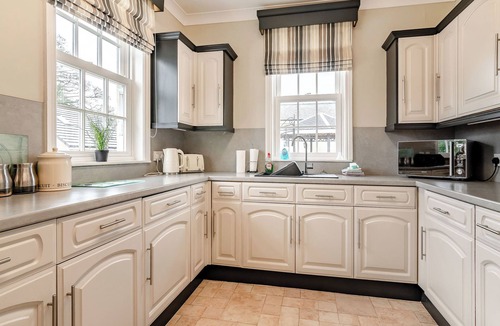 Driffield Cottage | 5 bedroom accommodation in Nafferton, near Bridlington