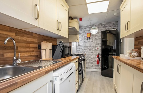 Blackpool Town Center Cottage | 6 bedroom accommodation in Blackpool