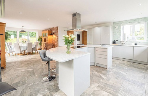 West Kirby Cottage | 6 bedroom accommodation in Caldy, near West Kirby, Wirral