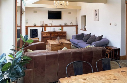 Bradwell Cottage | 6 bedroom accommodation in Bradwell, near Gorleston