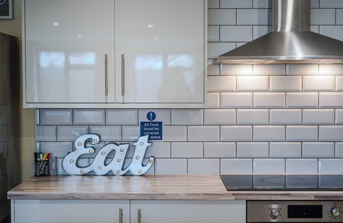 Aylesbury House | 6-Bedroom Family Haven with Garden in Aylesbury