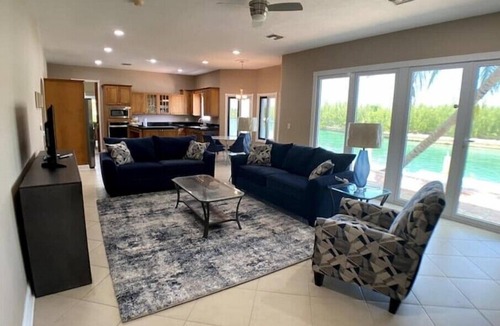 Bahamia West House | 6br/5b Beautiful Waterfront Lux Home w/Ocean View