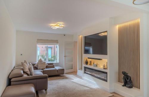 Aylesbury House | 6BR-Sleeps 13-Contractor-Garden-WiFi-Parking