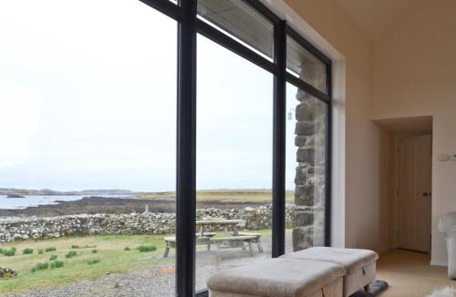 Caroy House | 7 Greep