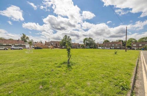 Windsor House | 7 Sleeper Cosy Home in Windsor Parking & Legoland
