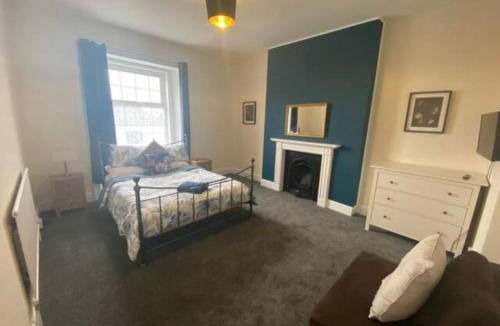 Kettering House | 8 Bedroom House For Corporate Stays in Kettering